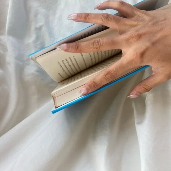 Hard Cover The Fault in Our Stars Book - Picture 4 of 4